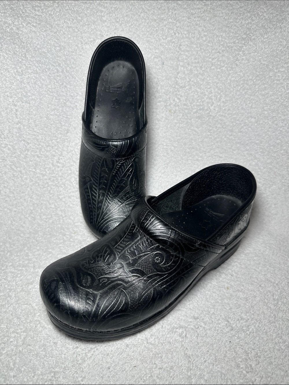 Dansko Professional Black Tooled leather clogs Women size 40